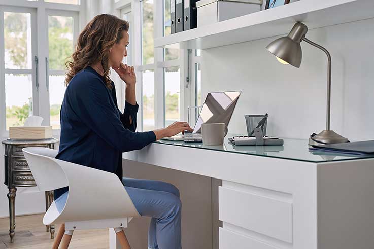 Ruang kerja yang memadai - 6 Hal yang sering dilupakan oleh freelancer - dizzion.com Ruang kerja yang memadai - 6 Hal yang sering dilupakan oleh freelancer - dizzion.com