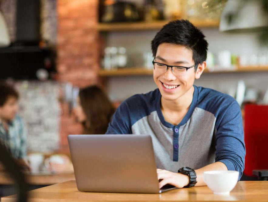 Bisa bekerja dimana saja, kapan saja - 5 alasan utama menjadi freelance - ucem.ac.uk