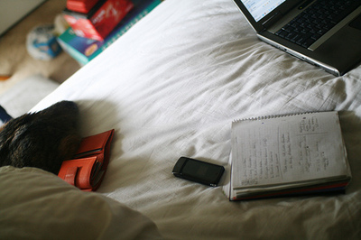 Cara Efektif Bekerja di Rumah - photo by emily ann