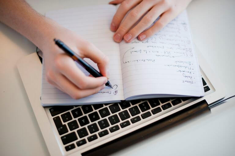 Lakukan pekerjaan lain - Jangan Mau Selamanya Jadi Freelancer! - id.routestofinance.com
