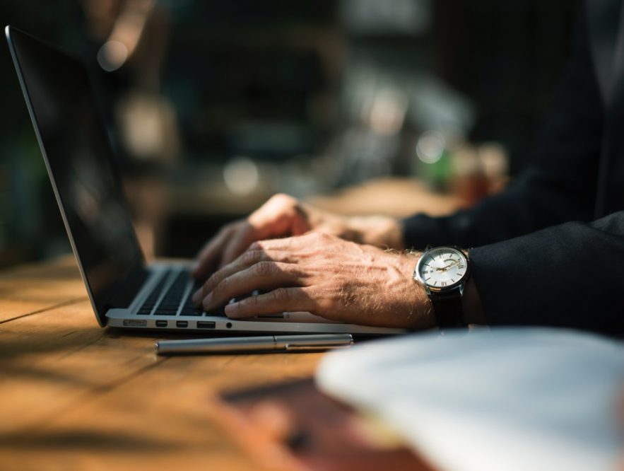 Jangan sering ganti avatar - Hal-hal yang Biasa Kita Lupakan dalam Membangun Personal Branding Online -unsplash.com Jangan sering ganti avatar - Hal-hal yang Biasa Kita Lupakan dalam Membangun Personal Branding Online -unsplash.com