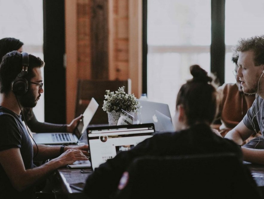 Part Time dan Freelance : Berbeda? - Freelance : Sebuah Titik Awal - sleekr.co Part Time dan Freelance : Berbeda? - Freelance : Sebuah Titik Awal - sleekr.co