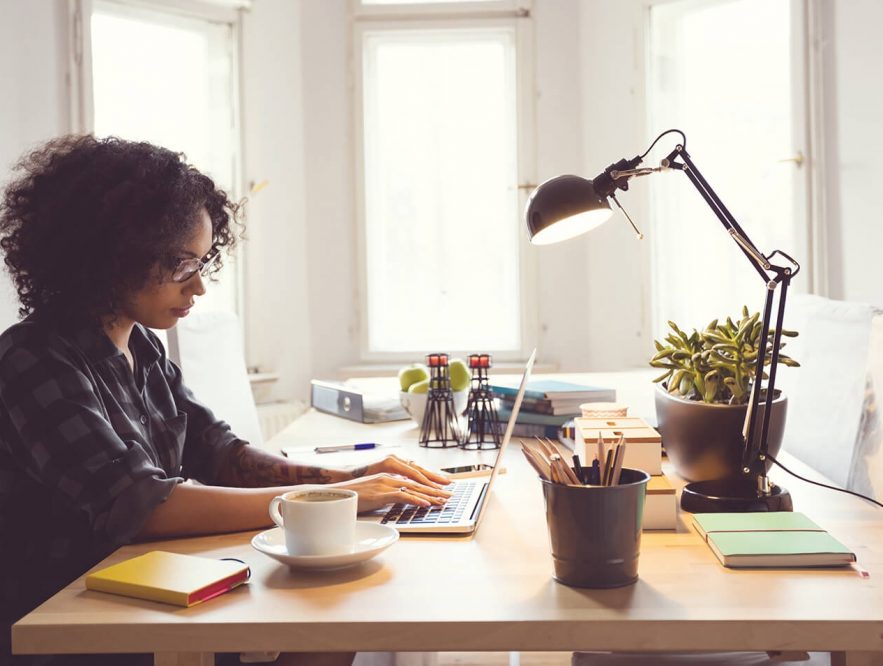 Agar Dapat Bekerja Dari Rumah - Alasan Menjadi Freelancer - bagusberlian.com