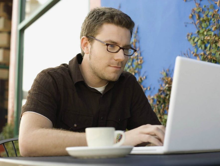 Perhatian yang Mudah Teralihkan - 10 Ancaman Bahaya Bagi Kesehatan Freelancer - komputerlamongan.com Perhatian yang Mudah Teralihkan - 10 Ancaman Bahaya Bagi Kesehatan Freelancer - komputerlamongan.com