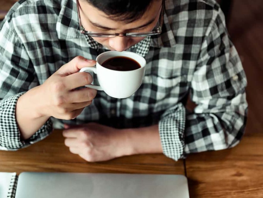 Kecanduan Kopi - 10 Ancaman Bahaya Bagi Kesehatan Freelancer - hellosehat.com Kecanduan Kopi - 10 Ancaman Bahaya Bagi Kesehatan Freelancer - hellosehat.com