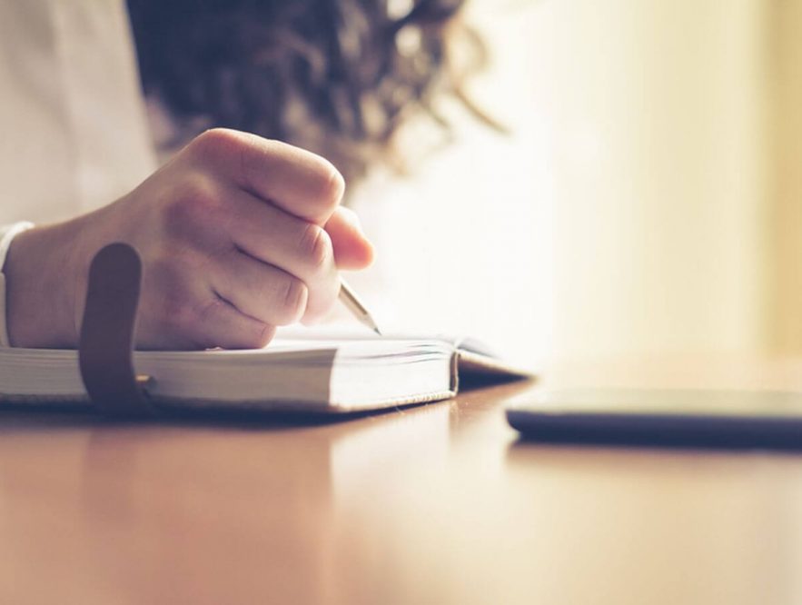 Pemilih Itu Wajib - Poin-Poin Penting untuk Penulis Freelance selain Teknik Menulis - mic.com