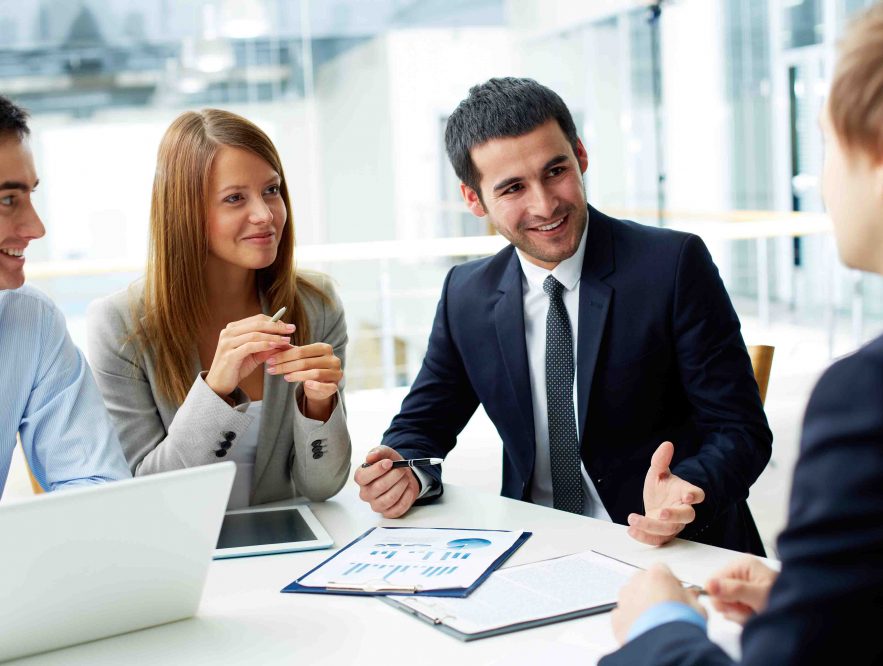Memperlancar networking - Meningkatkan Profesionalitas Lewat Desain Kartu Nama Unik - senangbicara.com