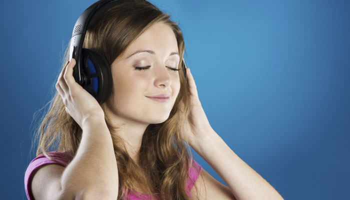 Lagu dengan Lirik yang Positif - 5 Jenis Musik Berikut Ini dapat Meningkatkan Produktivitas Anda - salatigicity.com