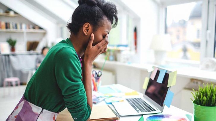 5 Cara Penulis Freelance Mengurangi Gangguan Suara di Sekitar - healthline.com