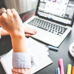 BAGAIMANA TETAP CINTA DENGAN FREELANCING KETIKA SEMUANYA TERASA SULIT - antologi.space