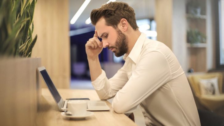 KEBIASAAN AJAIB YANG MENGHANCURKAN KARIR MENULISMU - magazine.job-like.com