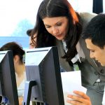 Menawarkan/publikasi jasa maupun produk – Memahami Manfaat, Mitos, Risiko, dan Cara Mencari Uang dari Internet  –  ruangbelajarbahasainggris.com
