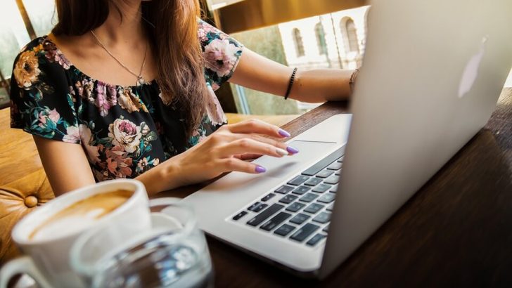 MASIH RAGU JADI GHOST WRITER? YUK, SIMAK LIMA MANFAATNYA! - pixabay.com